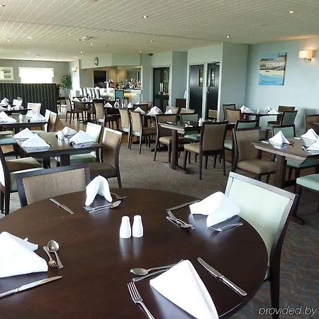 Hunley Golf Club فندق