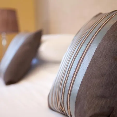 Hunley Golf Club فندق